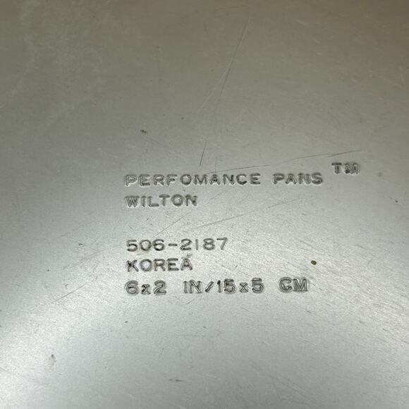 1 Wilton Performance Pans 6” x2” Round Aluminum Cake Pan Pre-owned - Picture 5 of 11